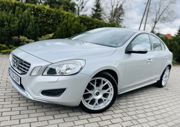 Volvo S60 cena 38900 przebieg: 209000, rok produkcji 2011 z Karlino małe 781